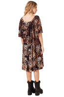 Vestido Curto Decote Ombro A Ombro Estampa De Batik Marrom Yacamim C10