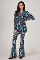 Calça Flare Com Bolsos Azul Estampa Cashmere Yacamim A15