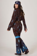 Calça Flare Marrom Escuro Estampa Cashmere Azul Yacamim A30