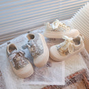 Tênis Infantil Brilhante e Lacinho