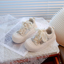 Tênis Infantil Brilhante e Lacinho