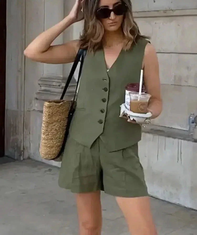 Conjunto Alfaiataria Feminino Short e Colete - Cristine Verde Militar