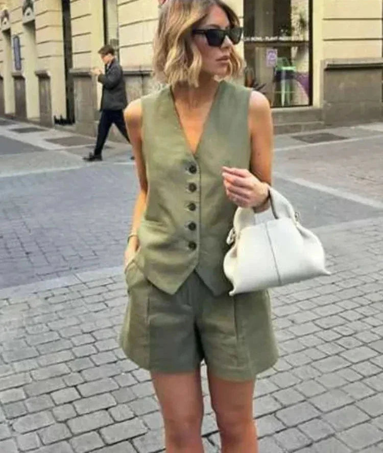 Conjunto Alfaiataria Feminino Short e Colete - Cristine Verde Militar